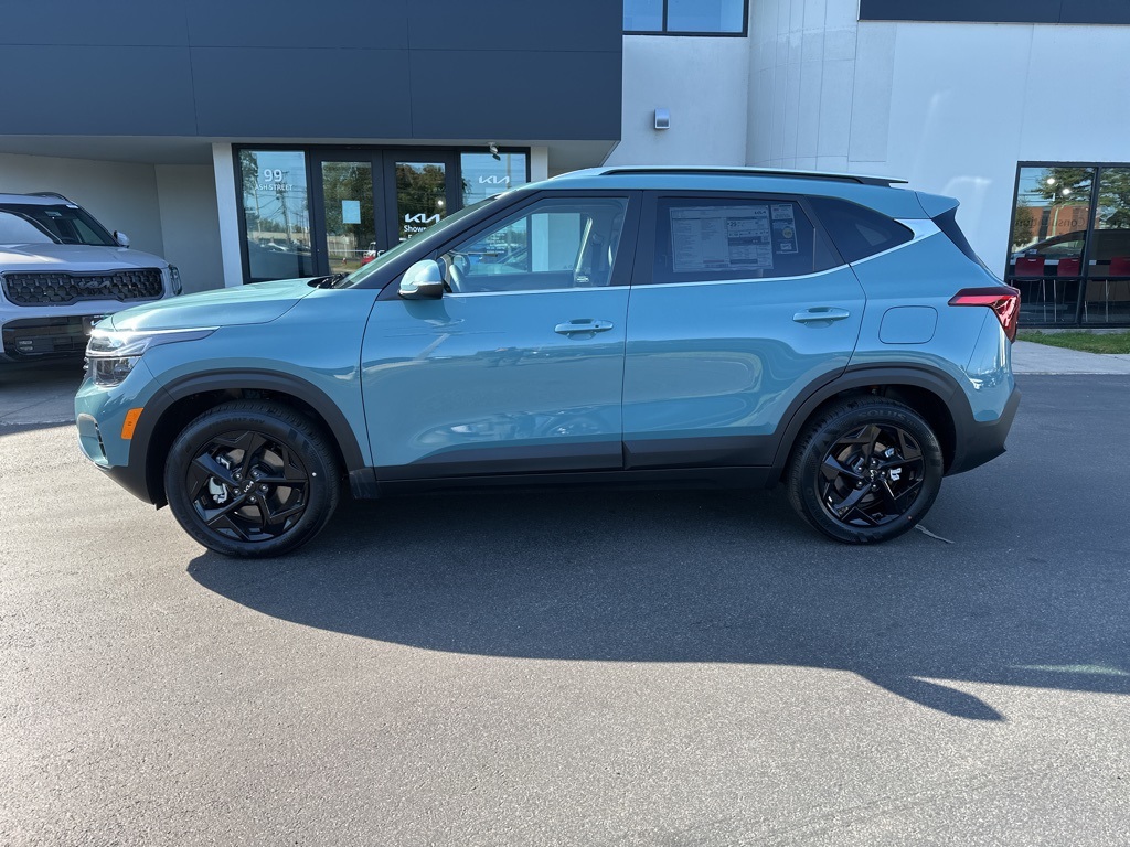 2026 Kia Seltos EX photo 2