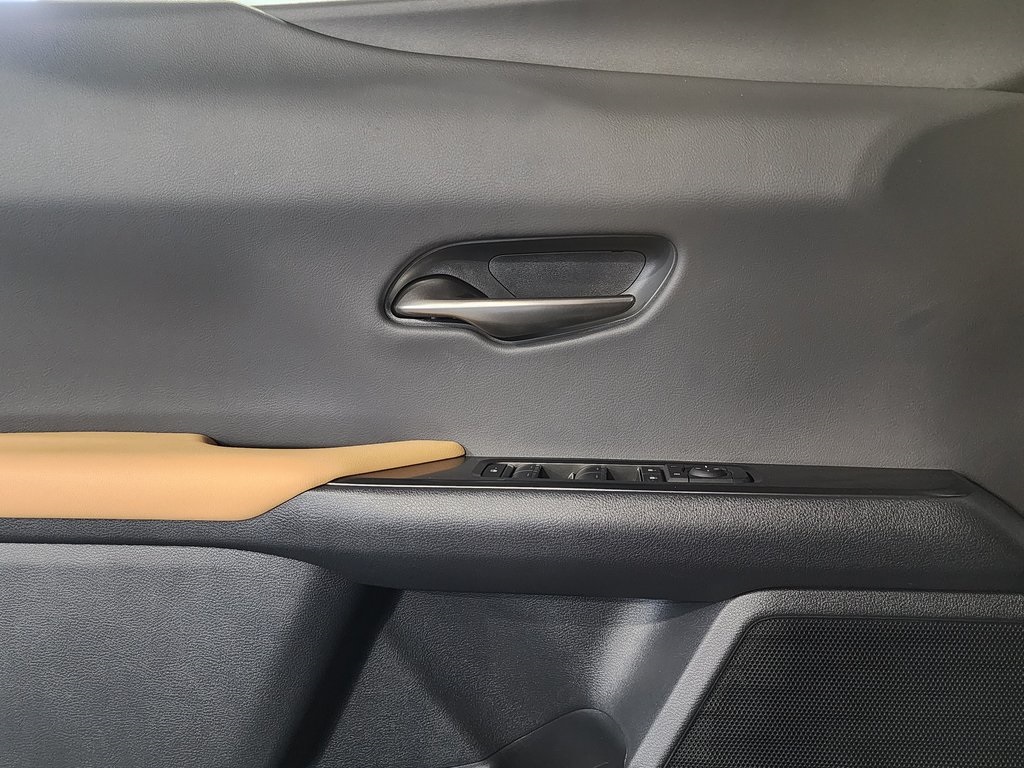 Thumbnail: 2025 Lexus UX - 12