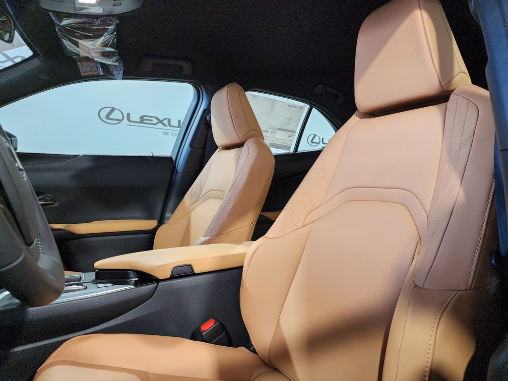 Thumbnail: 2025 Lexus UX - 15