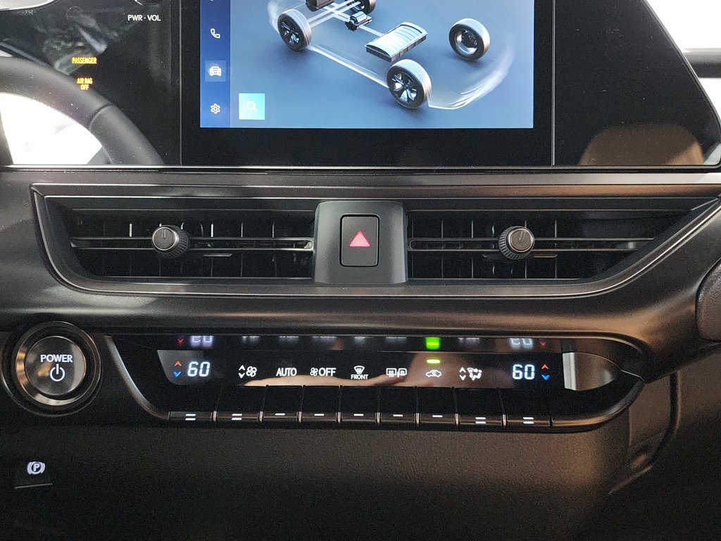 Thumbnail: 2025 Lexus UX - 23