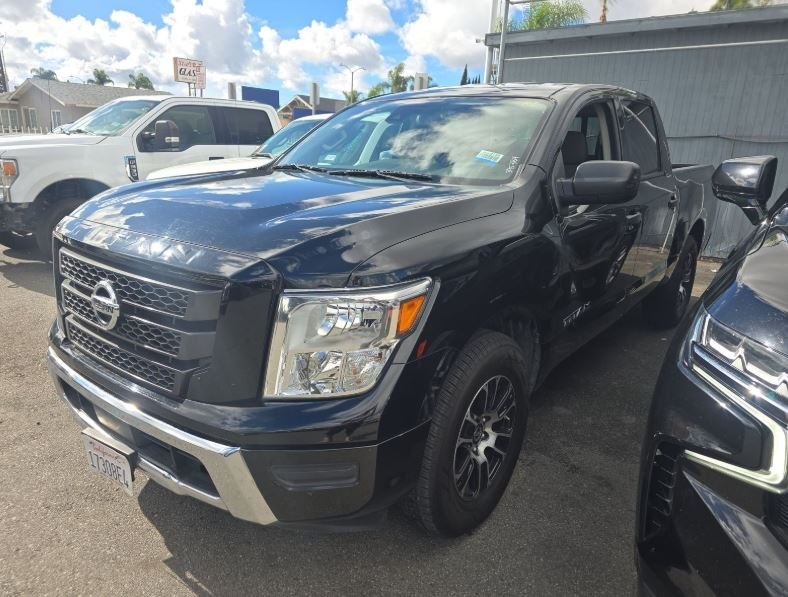2022 Nissan Titan SV