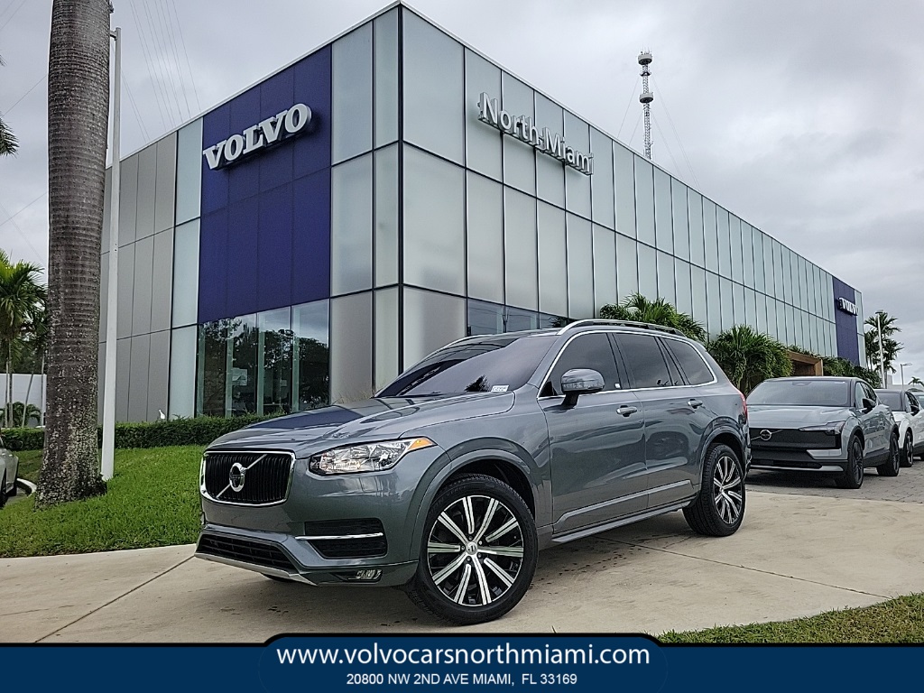 2016 Volvo XC90 T6 Momentum