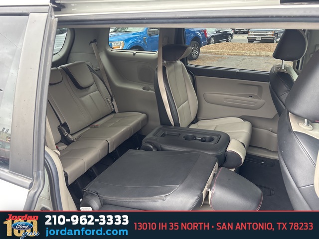 Used Car 2021 Kia Sedona  Ex For Sale Under $20,000 In San Antonio, Texas