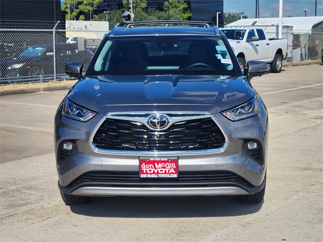 2025 Toyota Highlander Hybrid Limited Silver at Community Toyota
