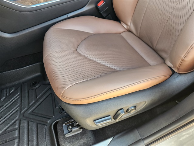 2025 Toyota Highlander Hybrid Limited Silver at Community Toyota