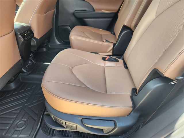 2025 Toyota Highlander Hybrid Limited Silver at Community Toyota