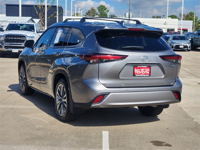 2025 Toyota Highlander Hybrid Limited Silver at Community Toyota