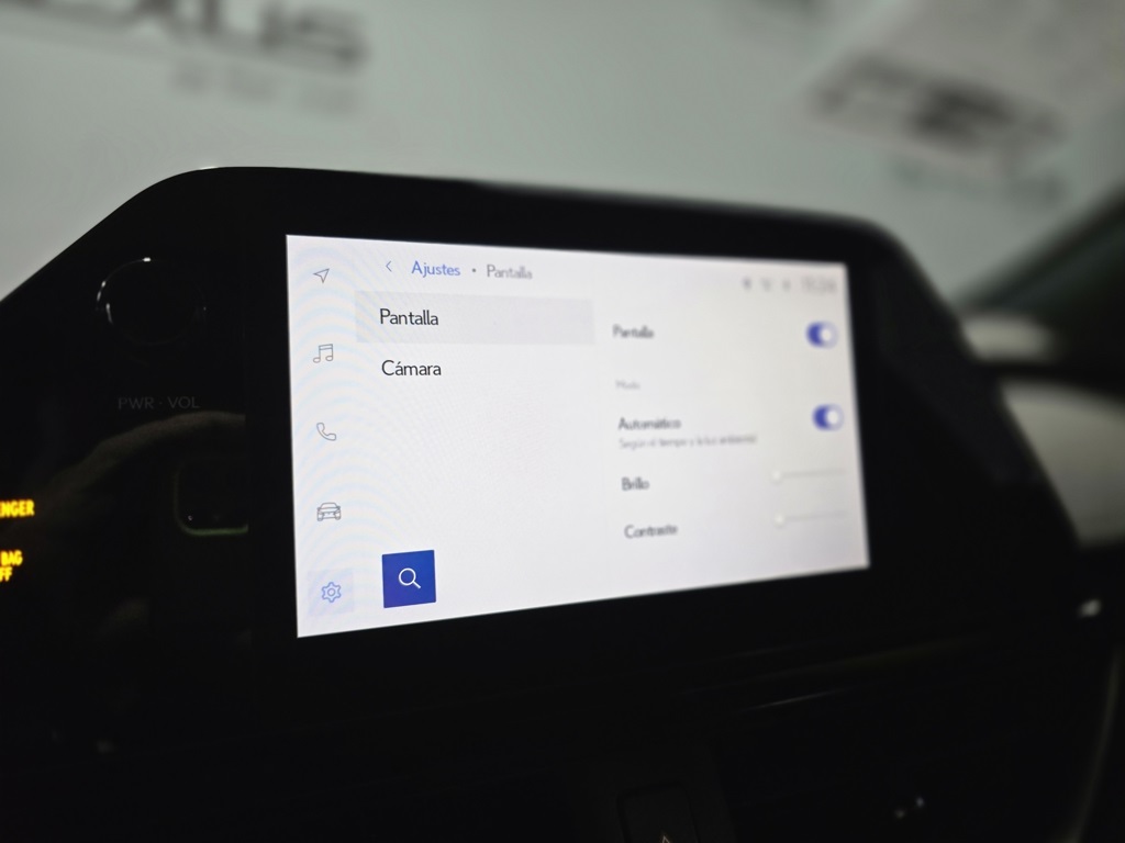 Thumbnail: 2024 Lexus UX - 21