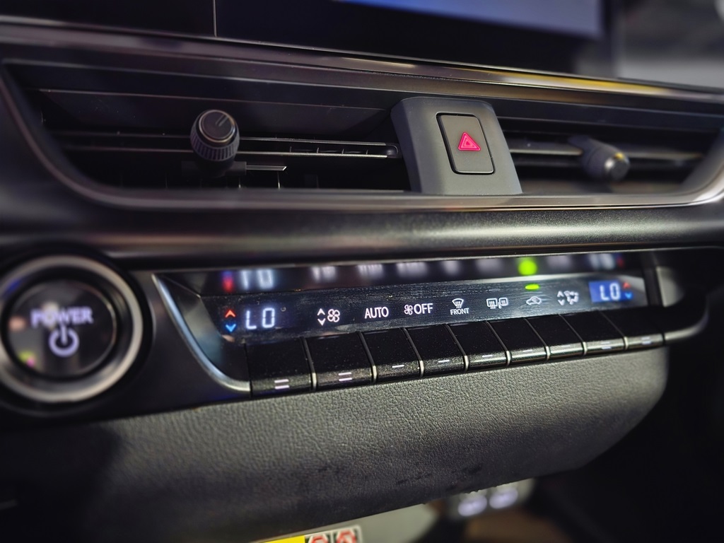 Thumbnail: 2024 Lexus UX - 22