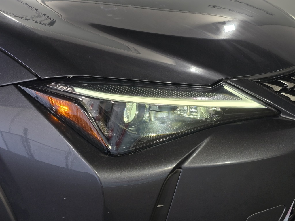 Thumbnail: 2024 Lexus UX - 5