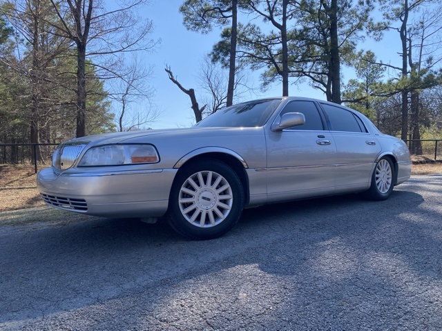 2005 Lincoln Town Car Signature