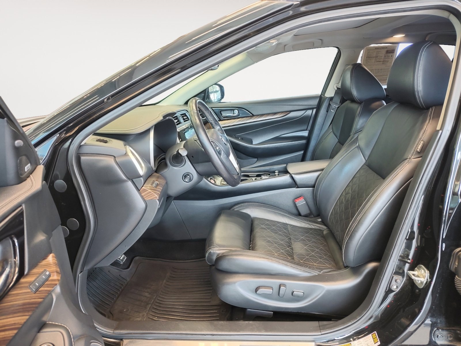 Used Car 2017 Nissan Maxima  Platinum For Sale Under $15,000 In San Antonio, Texas