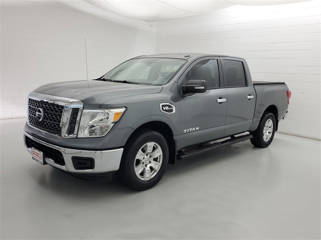 2017 Nissan Titan SV Crew Cab