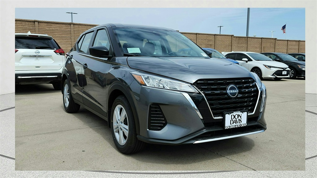 2025 Nissan Kicks Play