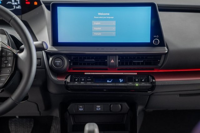 ToyotaPrius Plug-In Hybrid23