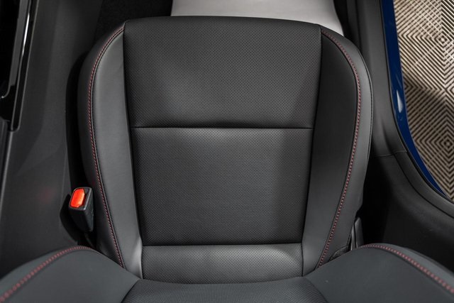 ToyotaPrius Plug-In Hybrid33