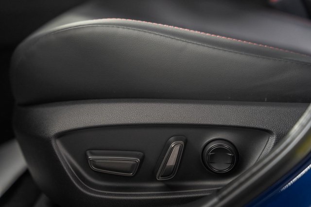 ToyotaPrius Plug-In Hybrid39