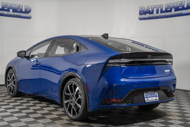 ToyotaPrius Plug-In Hybrid4