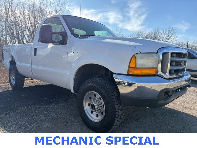 2000 Ford F-250 Super Duty XL Regular Cab LB 4WD