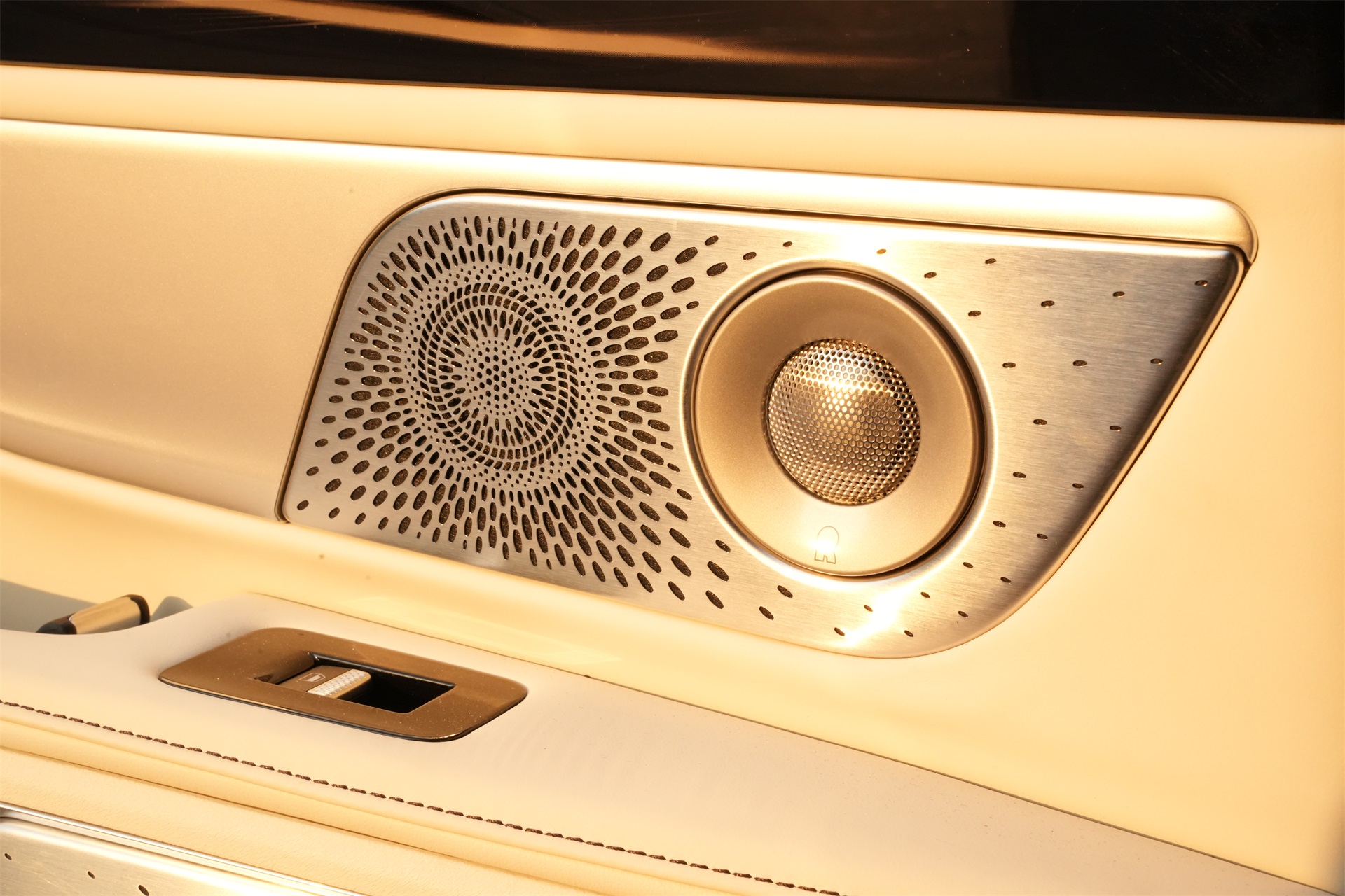 2024 Lincoln Nautilus Black Label Silver at Classic Chevrolet Galveston