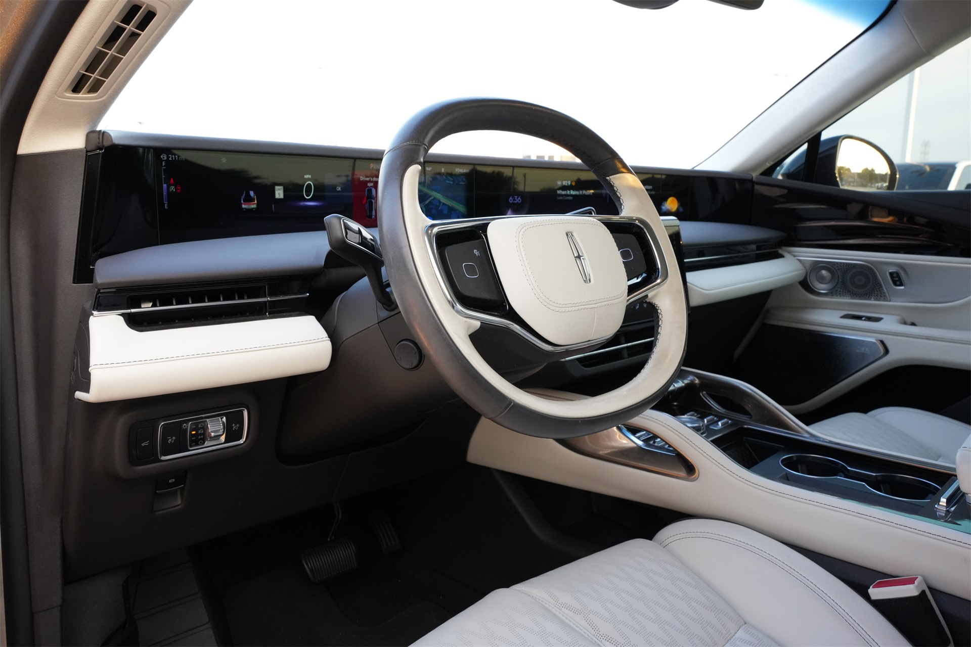 2024 Lincoln Nautilus Black Label Silver at Classic Chevrolet Galveston