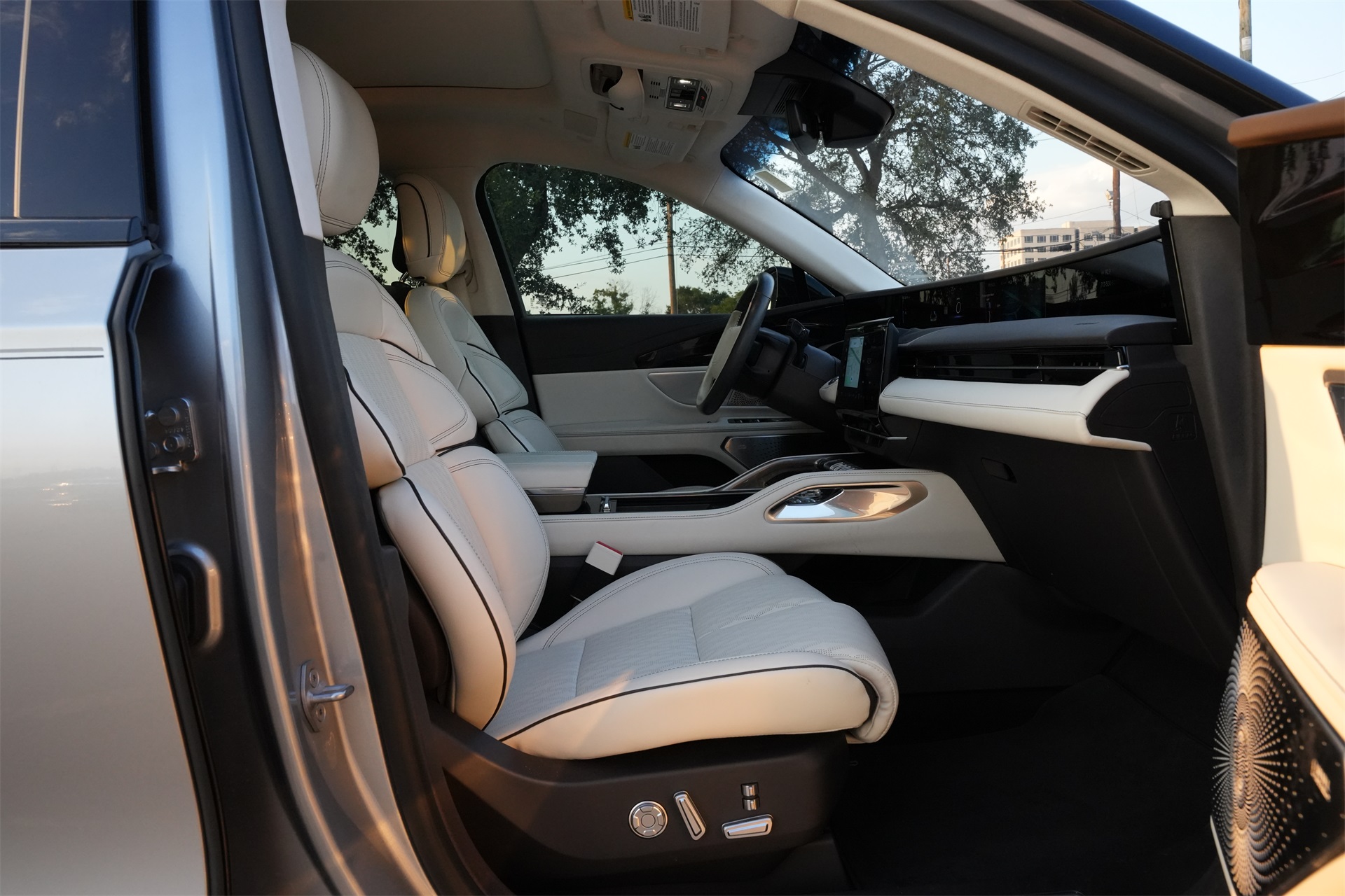 2024 Lincoln Nautilus Black Label Silver at Classic Chevrolet Galveston