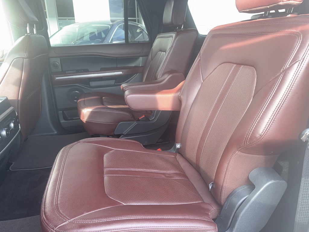2023 Ford Expedition MAX Limited photo 2