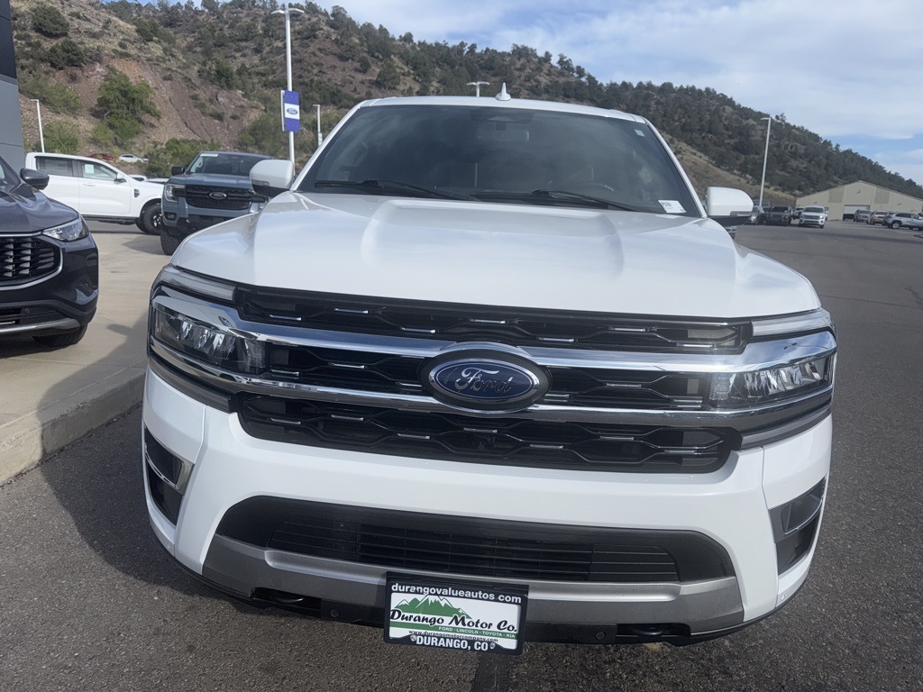 2023 Ford Expedition MAX Limited photo 3
