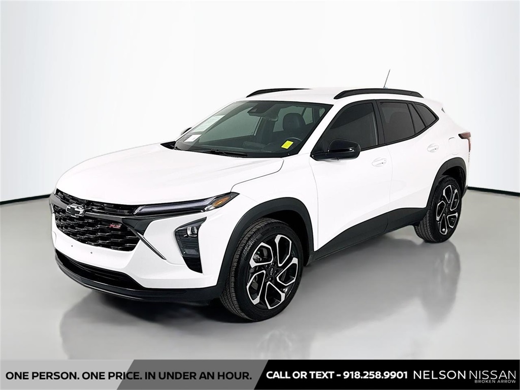 2025 Chevrolet Trax RS with 2RS FWD