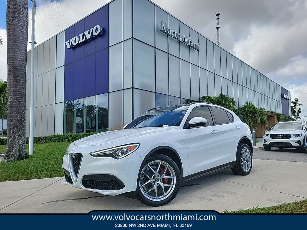 2019 Alfa Romeo Stelvio Ti Sport's photo