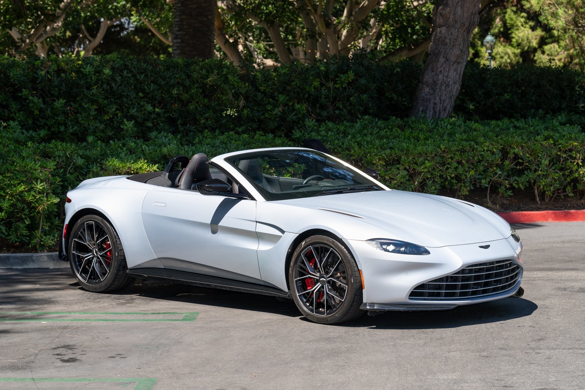 /2023 Aston-Martin Vantage