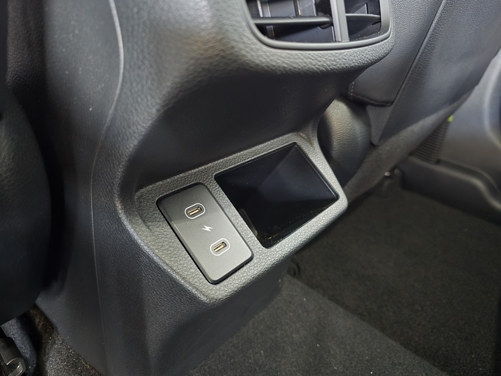 Thumbnail: 2024 Kia Seltos - 16