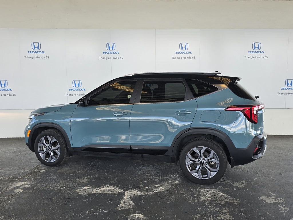 Thumbnail: 2024 Kia Seltos - 4