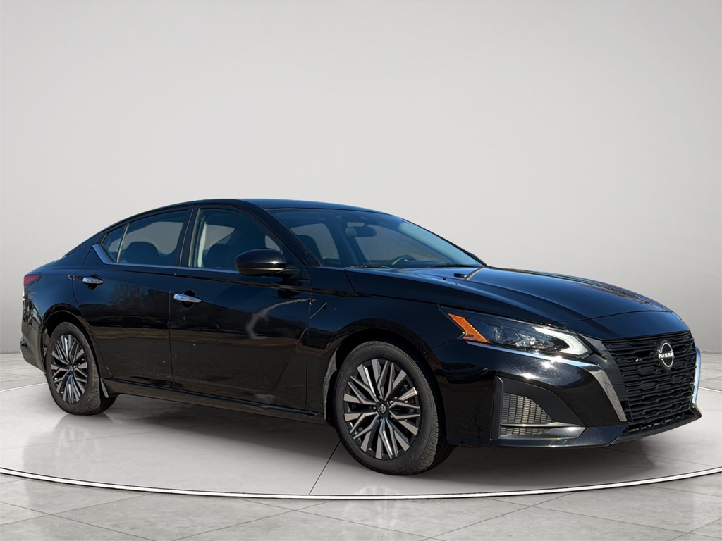 2023 Nissan Altima 2.5 SV FWD