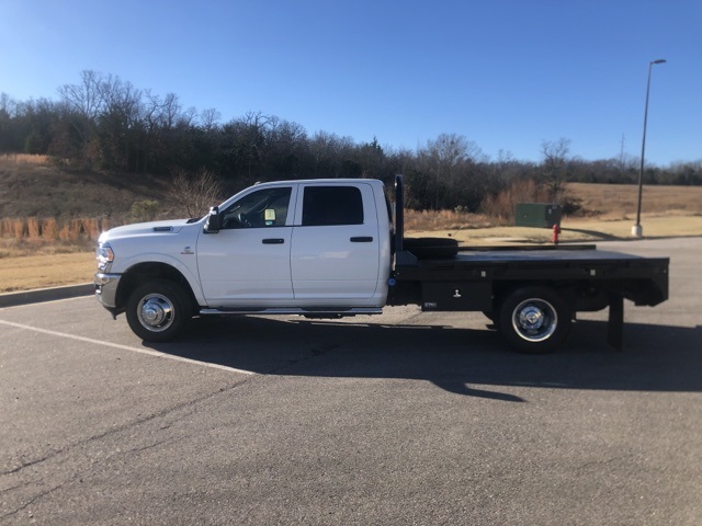 2024 RAM 3500 Chassis Tradesman Crew Cab LB DRW 4WD
