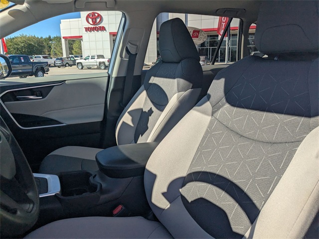 2024 Toyota RAV4 Hybrid XLE Silver at Davis Toyota of Orangeburg