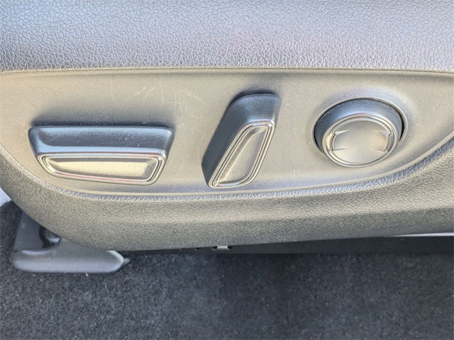 2024 Toyota RAV4 Hybrid XLE Silver at Davis Toyota of Orangeburg