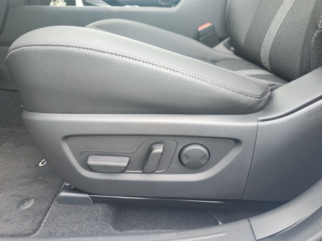 2025 Mazda CX-50 Hybrid Preferred - 10