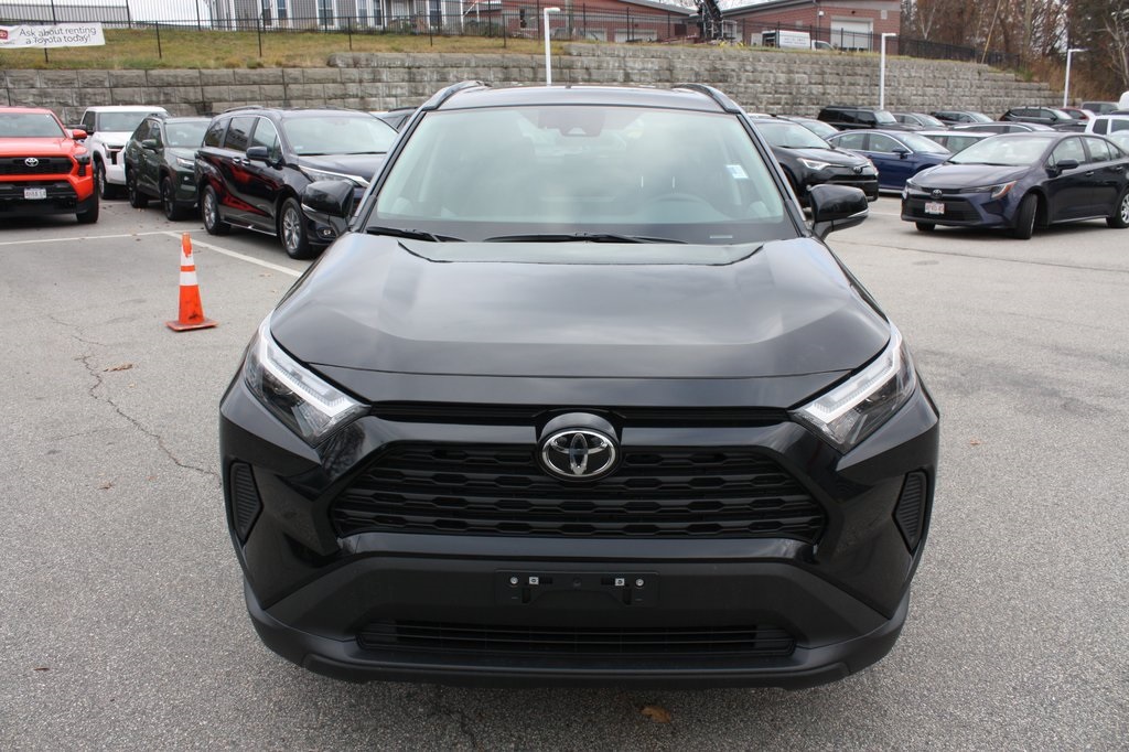 2025 Toyota RAV4 XLE photo 2