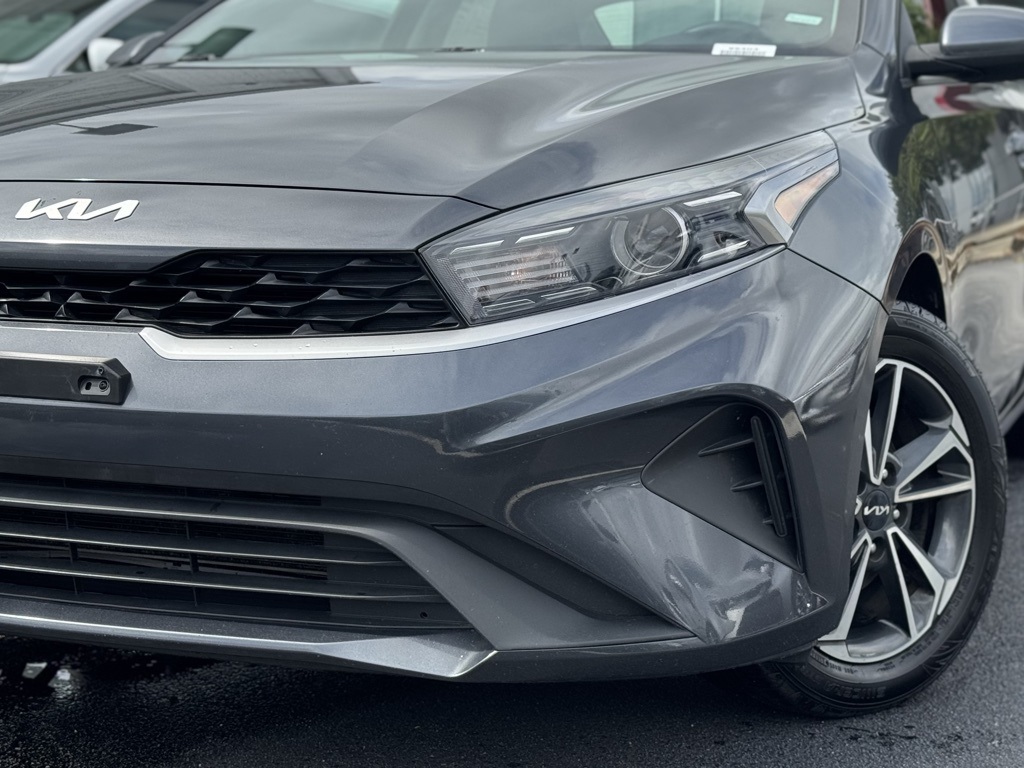 2023 Kia Forte LXS photo 3