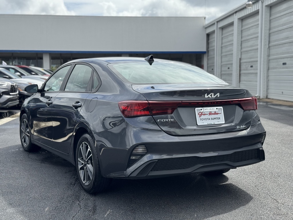 2023 Kia Forte LXS photo 4