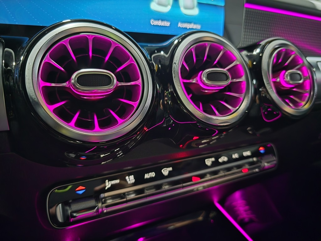 Thumbnail: 2020 Mercedes-Benz GLB - 22