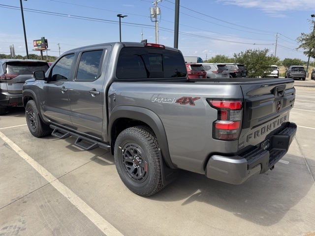 2026 Nissan Frontier PRO-4X photo 9