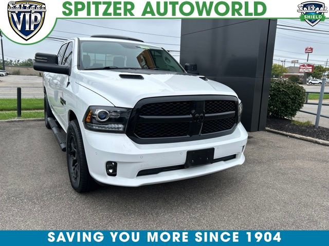 Bright White Clearcoat 2018 RAM 1500 Pickup Truck Four-Wheel Drive 8-Speed Automatic