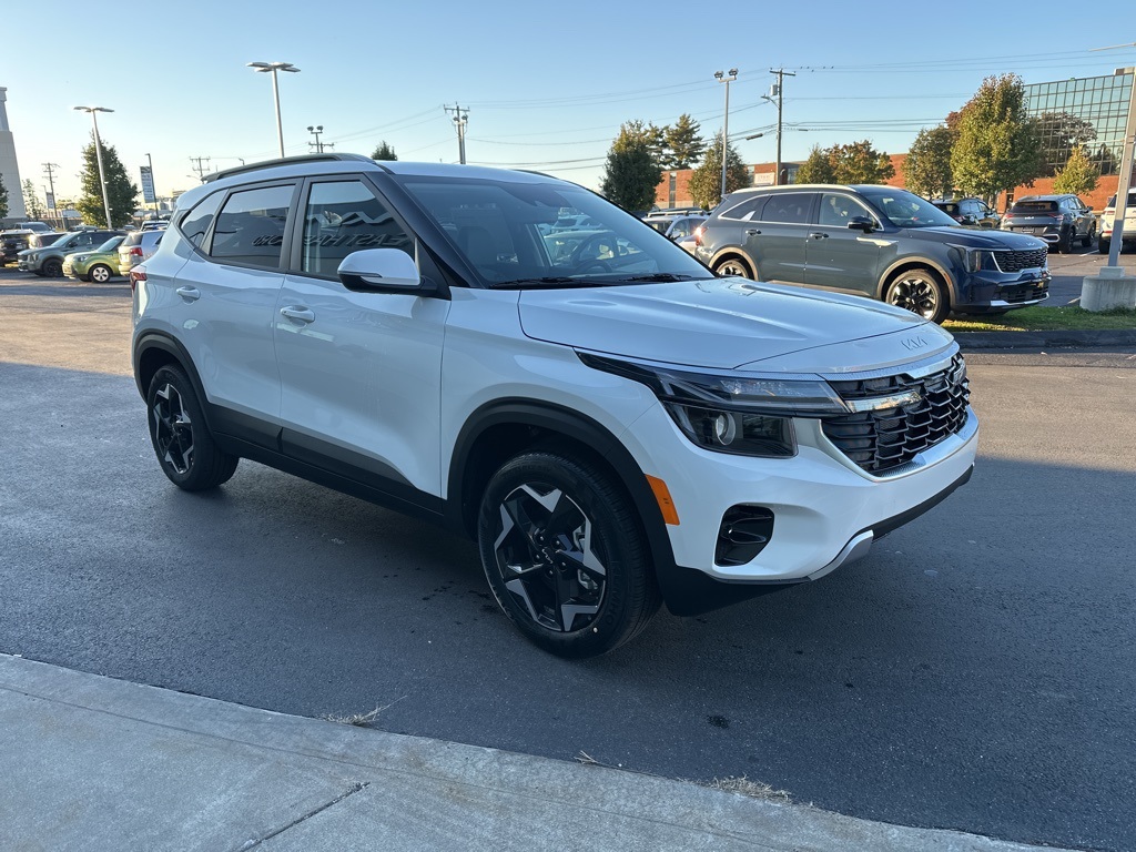 2026 Kia Seltos S photo 2