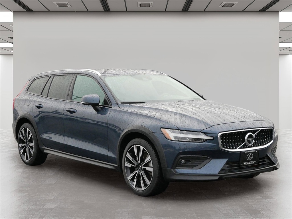 2022 Volvo V60 Cross Country T5 AWD