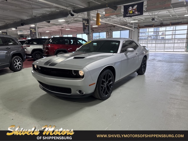 2022 Dodge Challenger SXT RWD