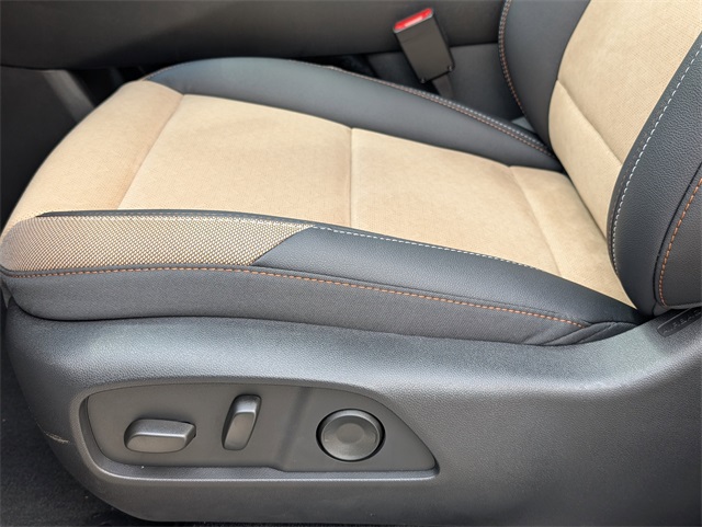 2026 Chevrolet Equinox ACTIV White at Traditions Chevrolet