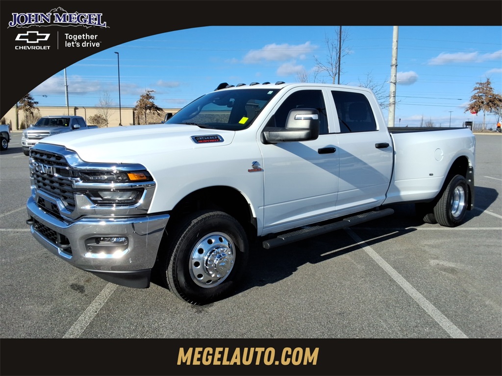 2026 RAM 3500 Tradesman Crew Cab LB DRW 4WD