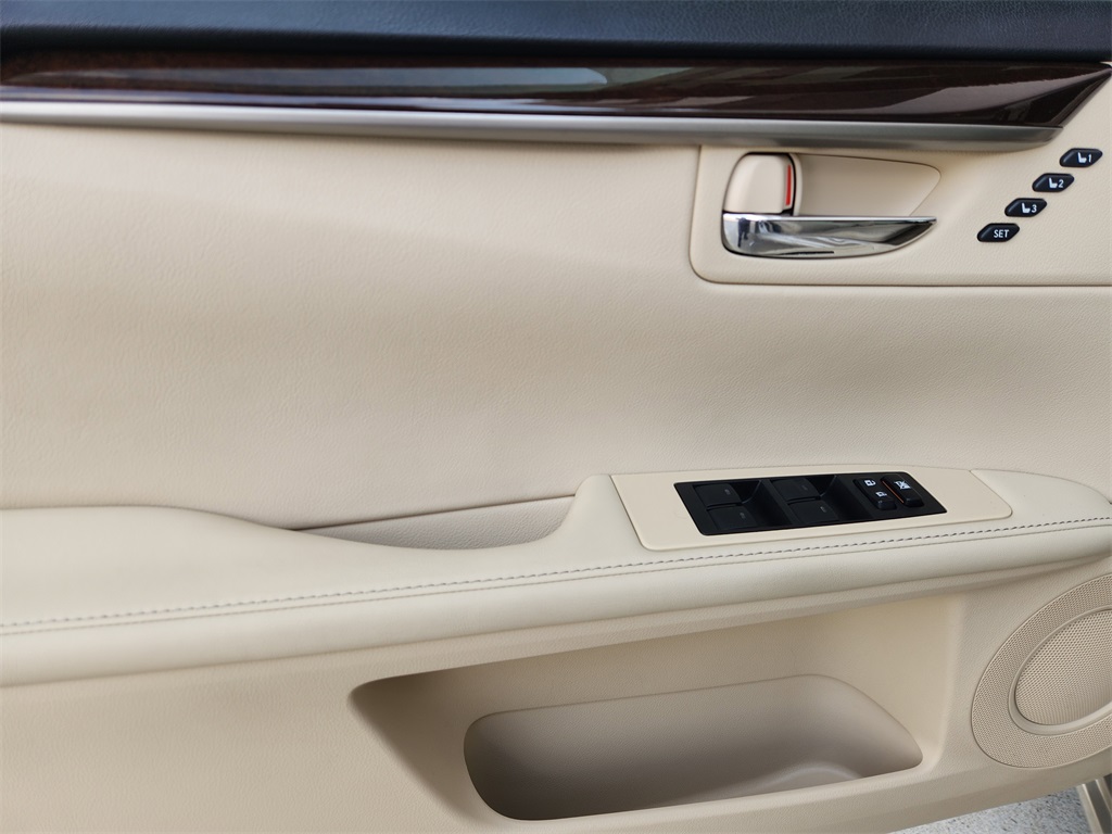 2013 Lexus ES 350 Beige at Emmons Autoplex